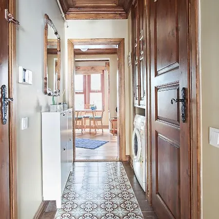 Wooden At The Heart Of Besiktas, Full Flat