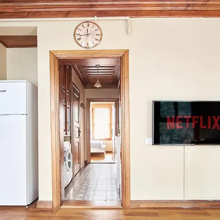 Wooden At The Heart Of Besiktas, Full Flat Appartamento