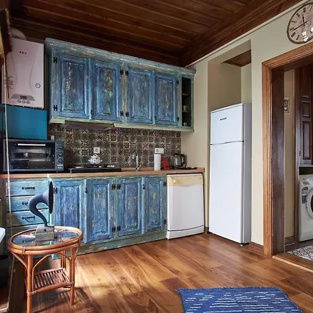 Wooden At The Heart Of Besiktas, Full Flat *